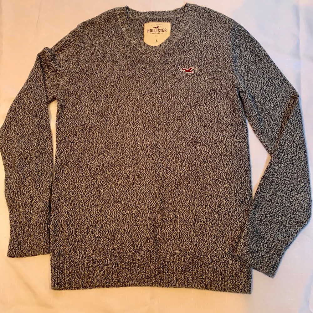 Hollister Mens V neck sweater